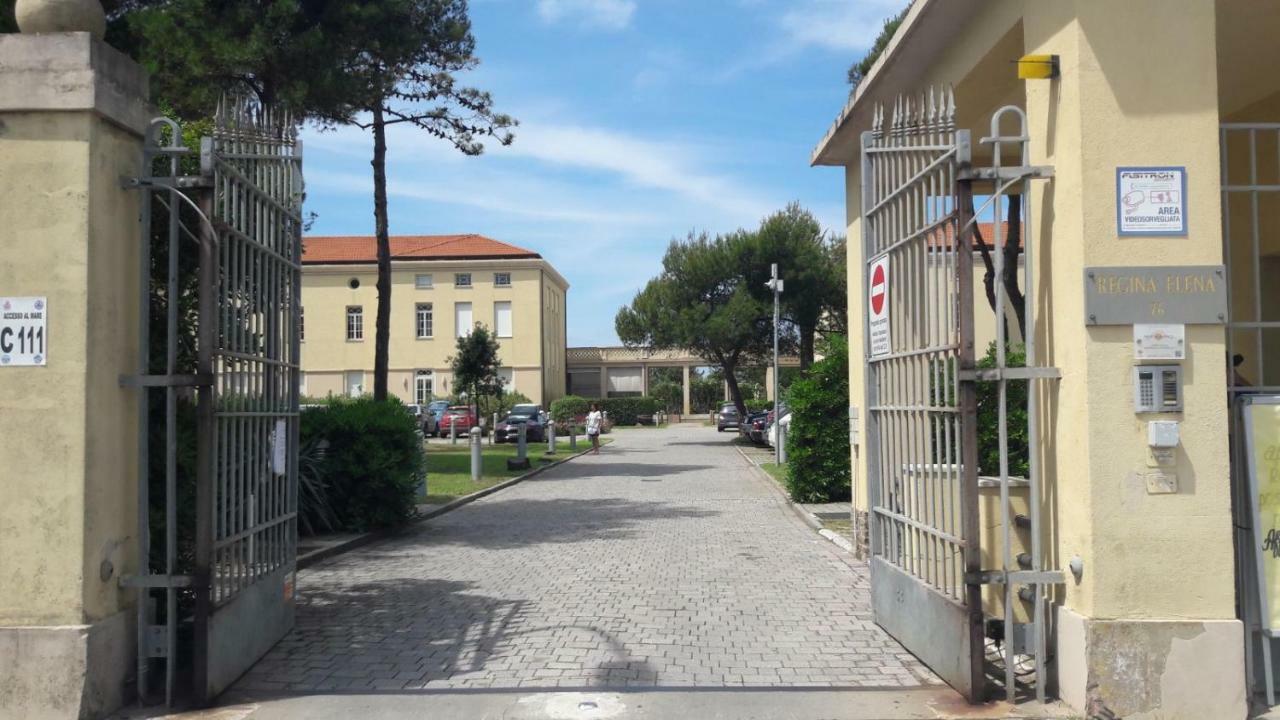 Sea Beach Relax Tirrenia Exterior photo